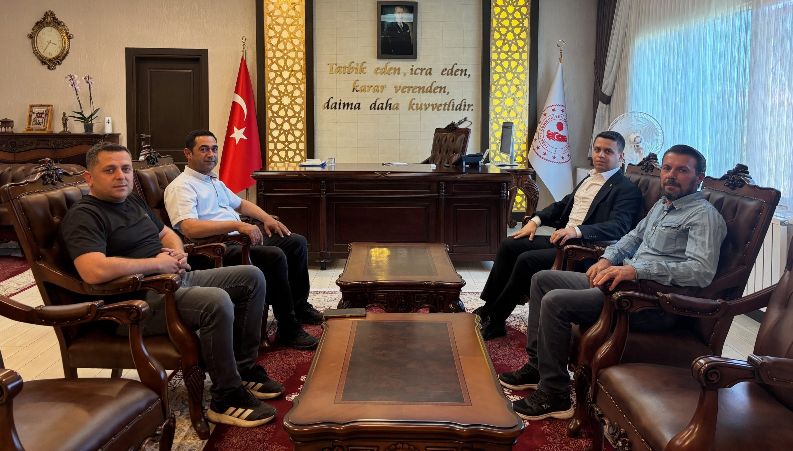 Başyayla Belediye Başkanı Abdülkadir Ateş, AK Parti İlçe Başkanı Mustafa