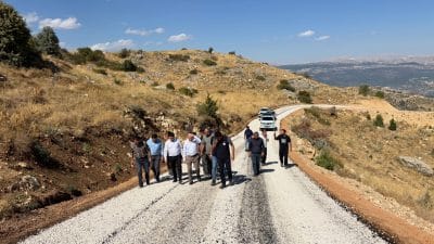 Karaman Başyayla'da köy yollarının standardını yükseltmek amacıyla başlatılan asfalt sathi